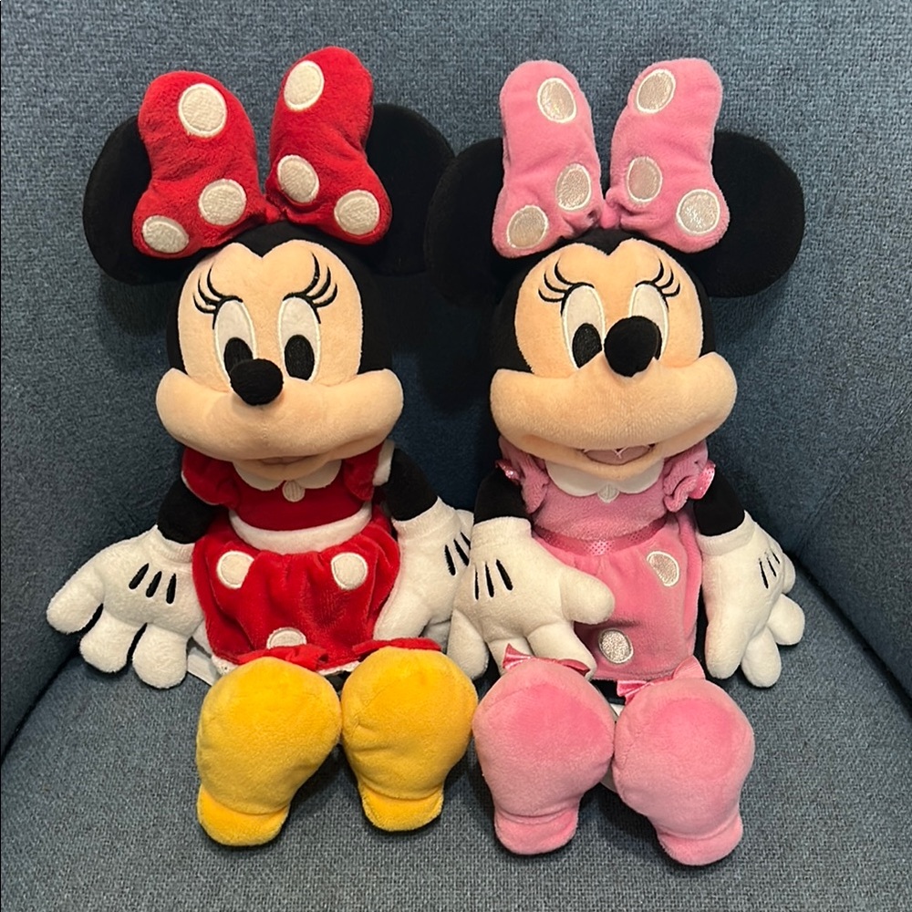 Disney Minnie Mouse Plush Set (Red and Pink)